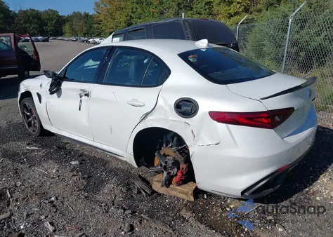 2017 Alfa Romeo Giulia Quadrifoglio Rwd z USA, uszkodzony, nr VIN ZARFAEAVXH7560583